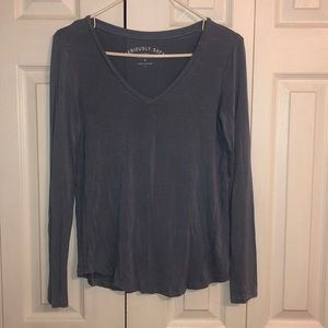 Aeropostale v-neck long sleeve tee